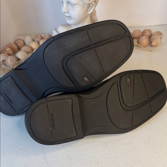 Johnston & Murphy 11 XW Stanton Waterproof Sheepskin Dual Width Shoes - Picture 7 of 12